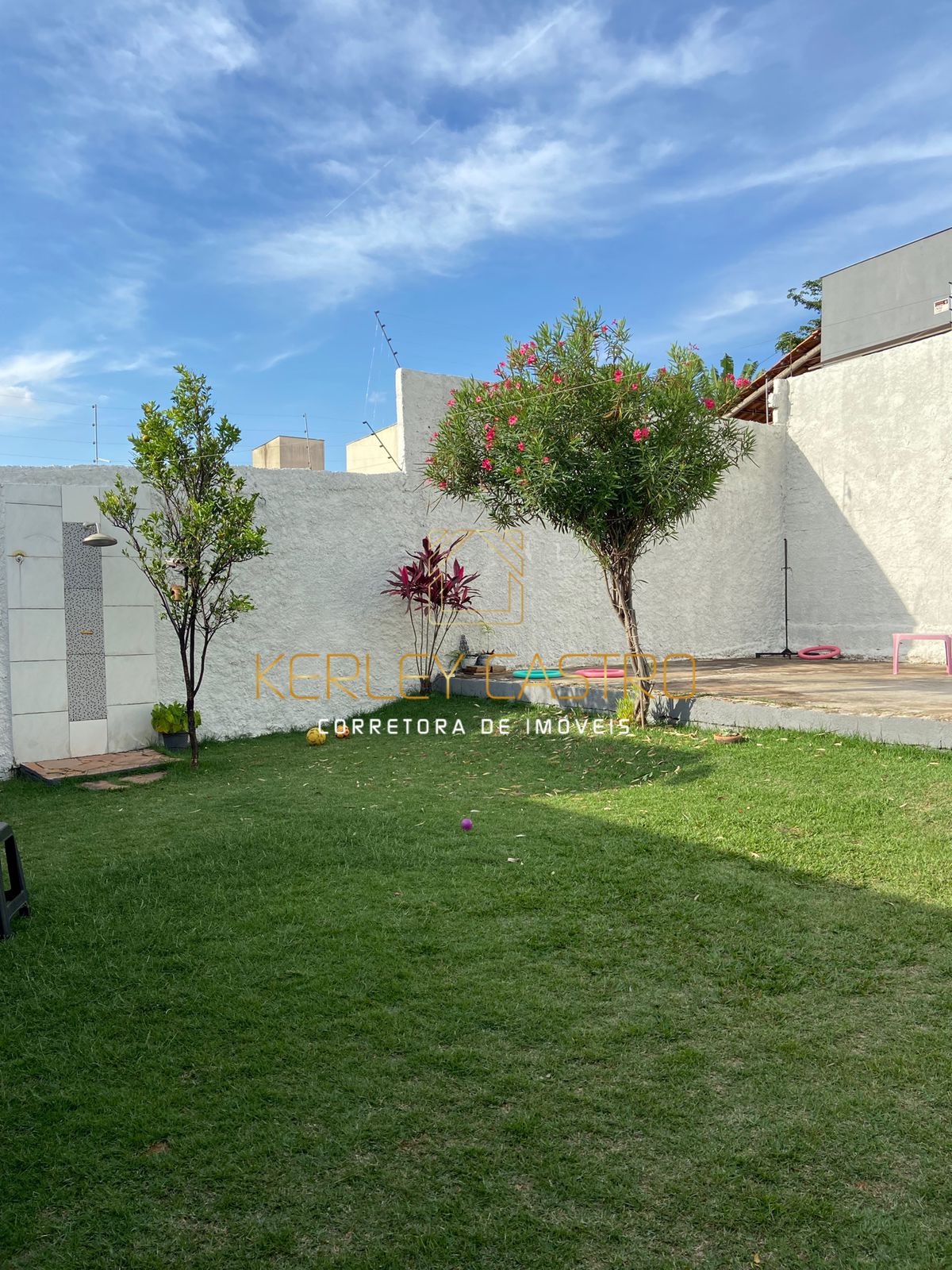 VENDO LINDA CASA ESTILO COLONIAL-JARDIM EUROPA 